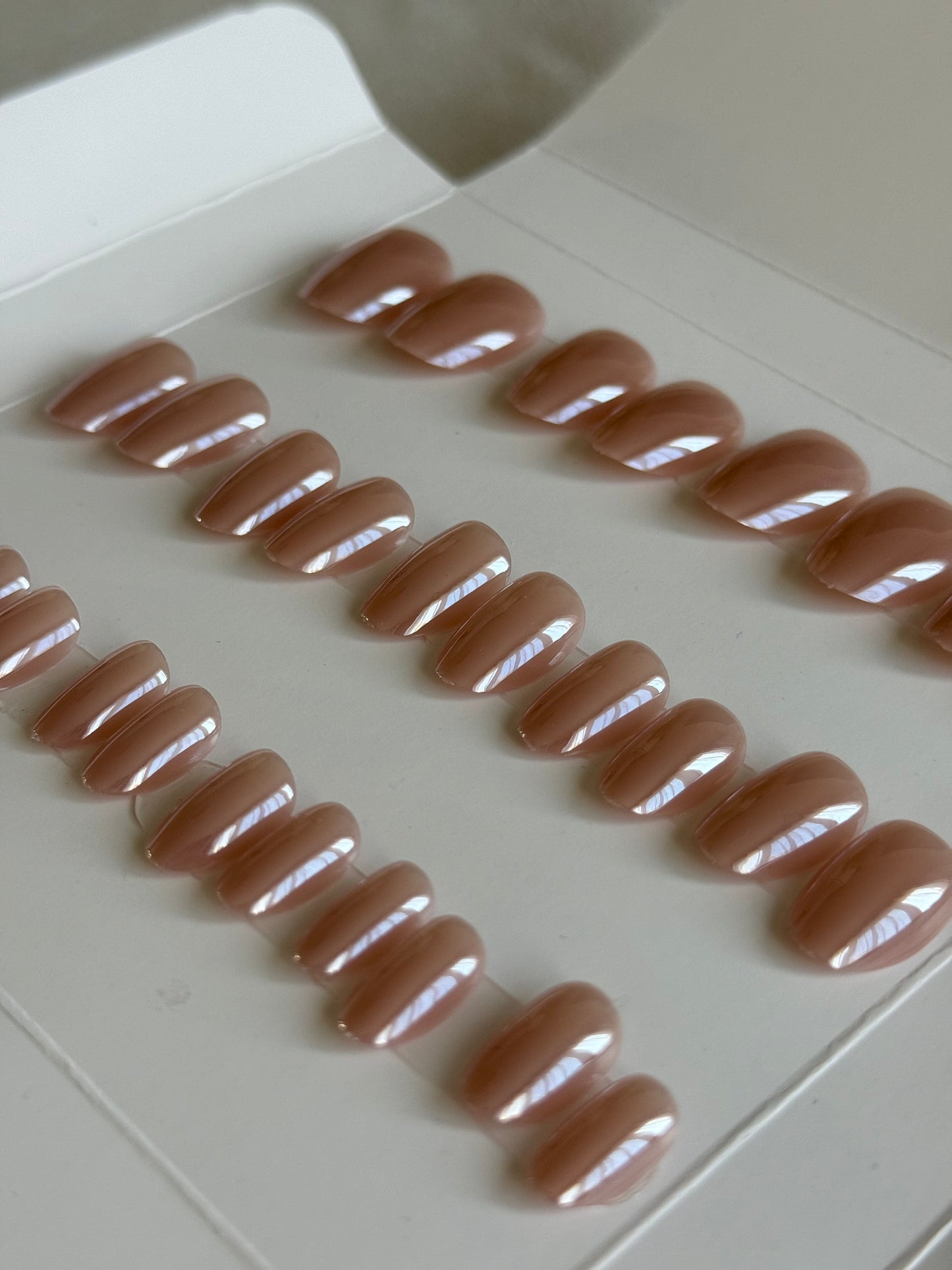 Glossy Nude